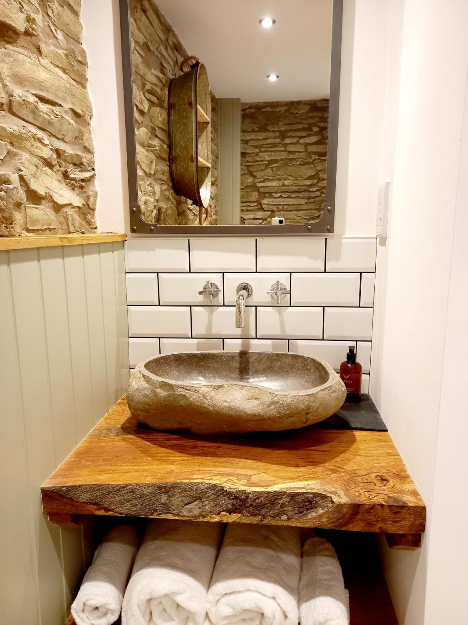 Hay Barn, Penrheol Farm, Unique Barn Conversion Билт Уелс Екстериор снимка