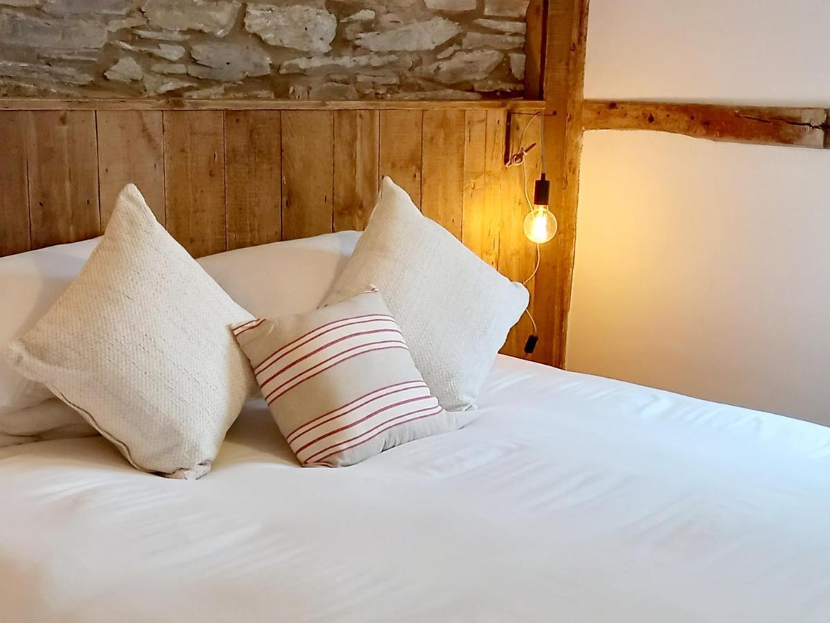 Hay Barn, Penrheol Farm, Unique Barn Conversion Билт Уелс Екстериор снимка